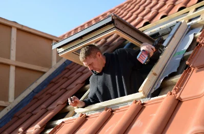 Pose de fenêtres de toit Velux à Eynesse